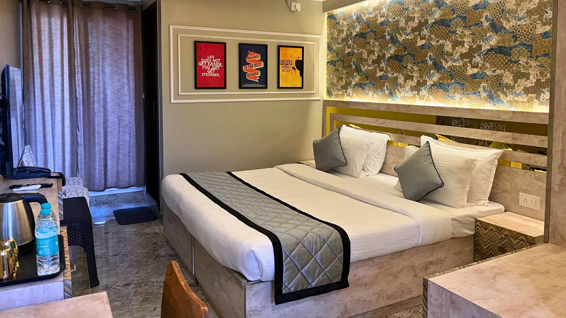 Deluxe Double Room Interior